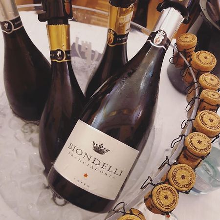 Villa Biondelli Wine & Suites Cazzago San Martino Εξωτερικό φωτογραφία